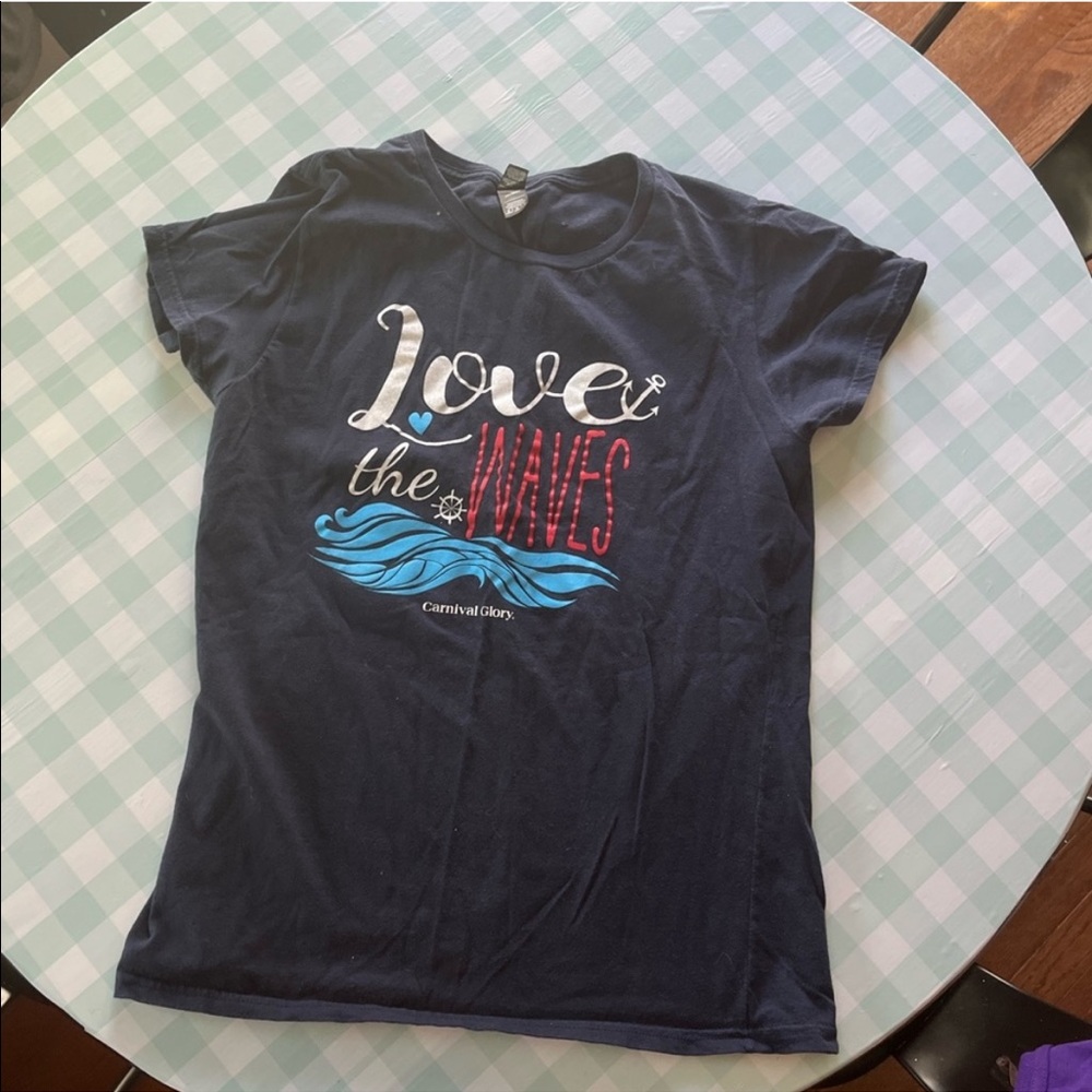 Carnival cruise Love the Waves - Navy blue tee shirt
size medium